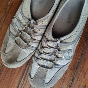 Sketchers Slip on sneakers